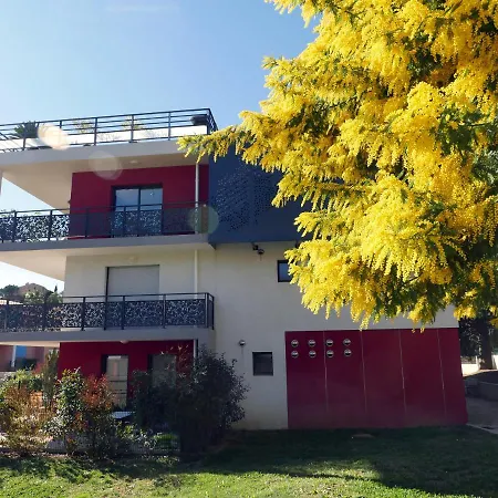 T2 Tout Confort Proche Plage, Climatisation, Parking Inclus Appartement