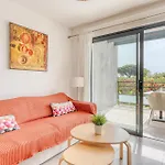 T2 Confort Proche Plage, Climatisation, Parking Inclus