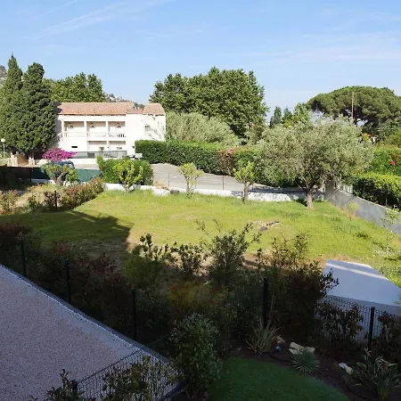 T2 Tout Confort Proche Plage, Climatisation, Parking Inclus * Le Lavandou
