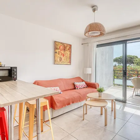 T2 Confort Proche Plage, Climatisation, Parking Inclus *